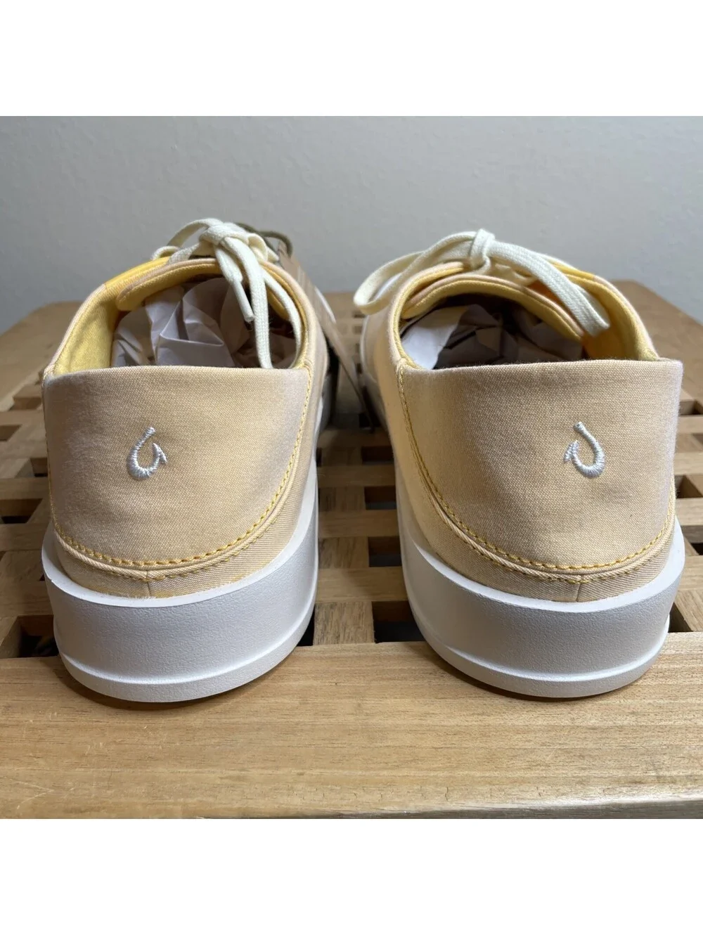 OluKai Tradewind Mens Size 11 Solar Glow Yellow Canvas Drop-In Heel Shoes NWT